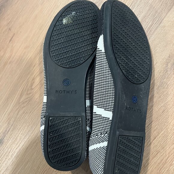 Rothy's Black and White Flat Shows Size 9 - Picture 8 of 9